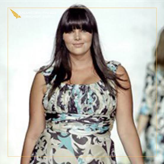 Dark Brown With Subtle Balayage Dark Brown With Subtle Balayage — Winter Hair Colors for Plus Size Women