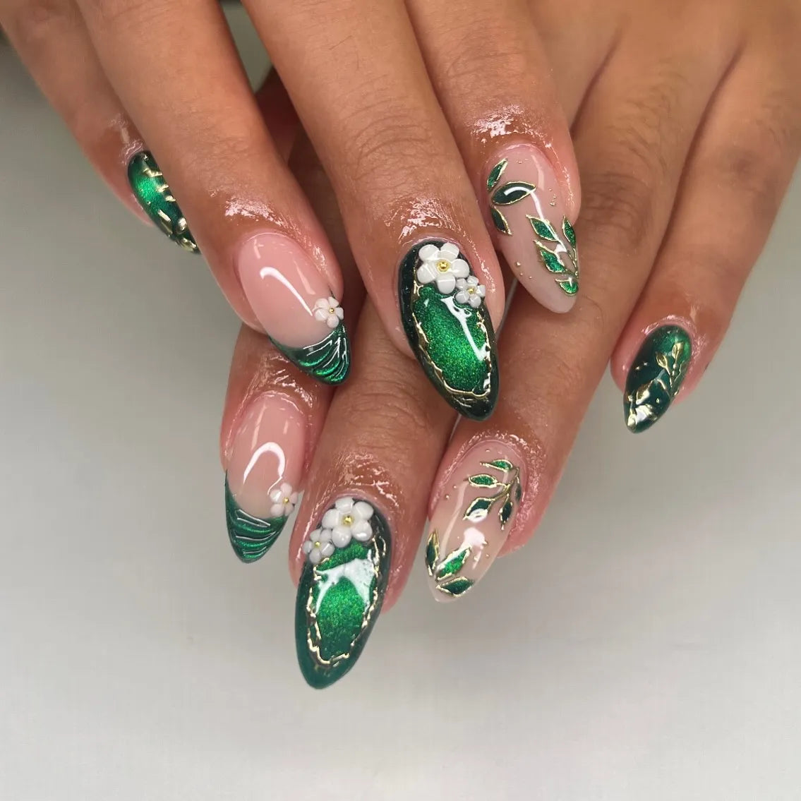 Medium Almond Emerald with Gold Leaf and Flowers Medium Almond Emerald with Gold Leaf and Flowers — Emerald Green Nails