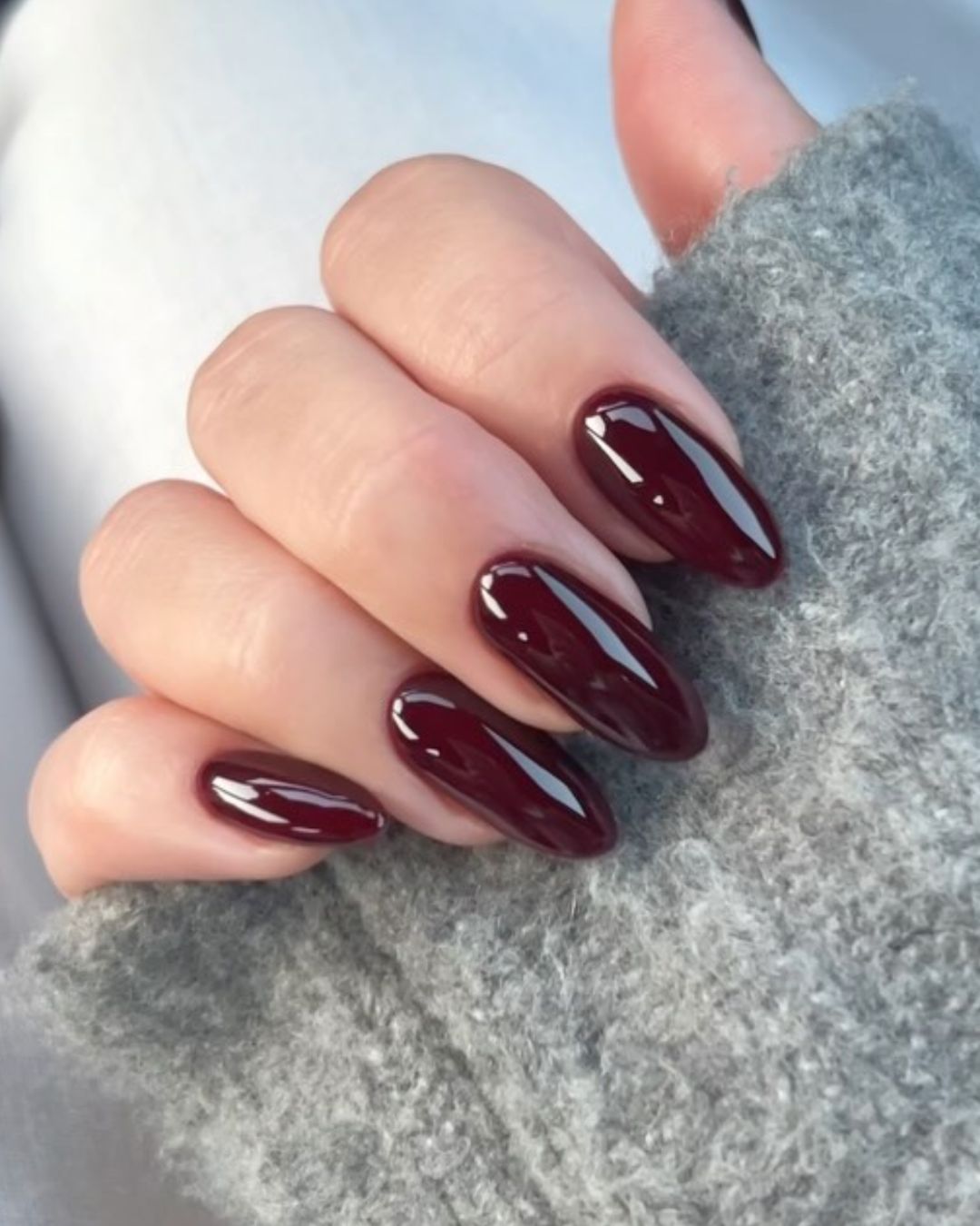 Deep Burgundy Glossy Medium Ovals Deep Burgundy Glossy Medium Ovals — Wine Christmas Nails 2026