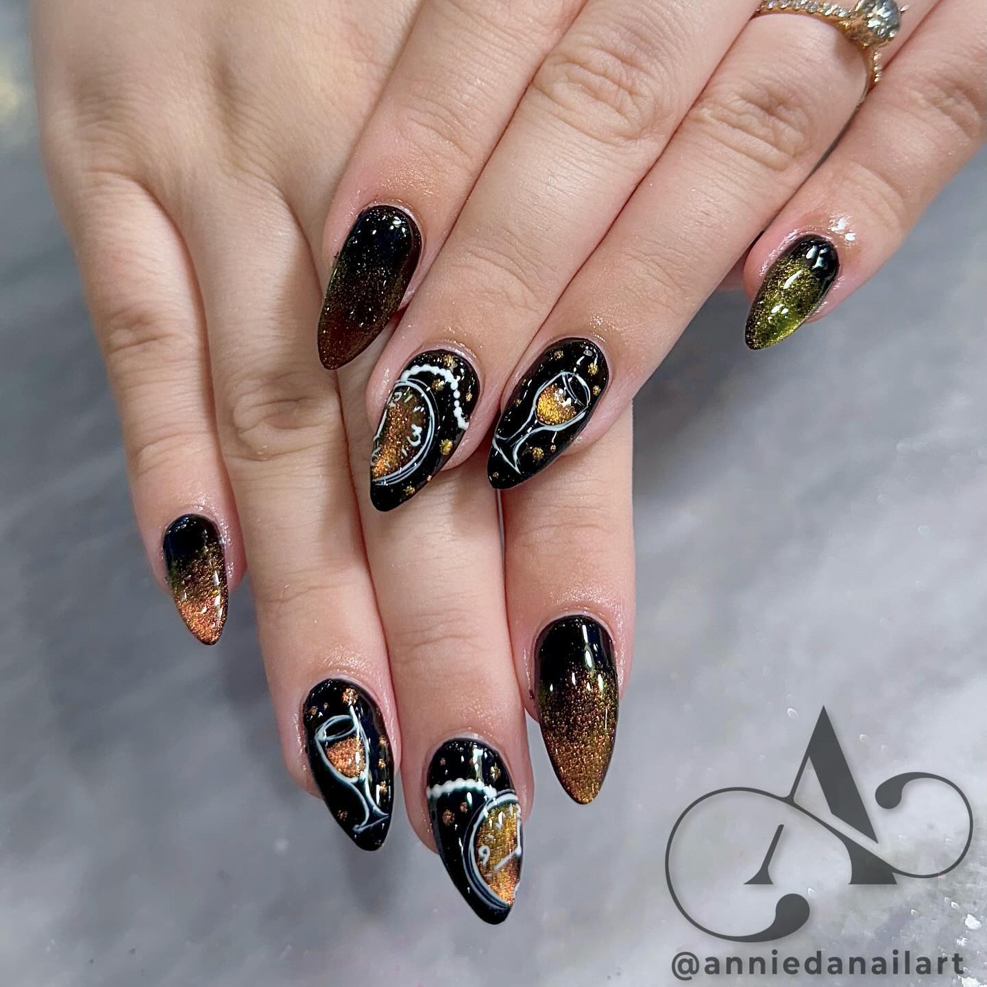 Medium Stiletto Gradient Champagne Clock Nails Medium Stiletto Gradient Champagne Clock Nails — New Years Eve Nails 2027