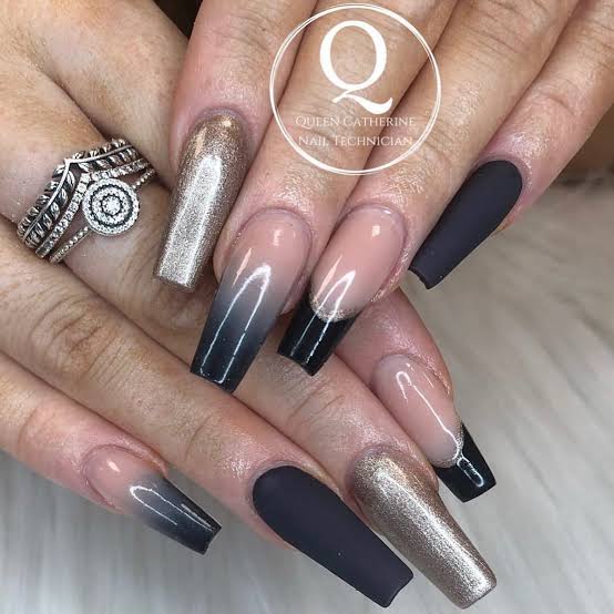 One Hand Close-Up Visual Idea One Hand Close-Up Visual Idea — New Years Coffin Nails 2027