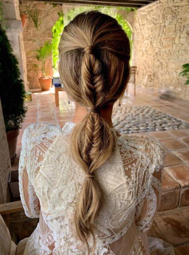 Fishtail Braid Ponytail — Winter Wedding Guest Hairstyles