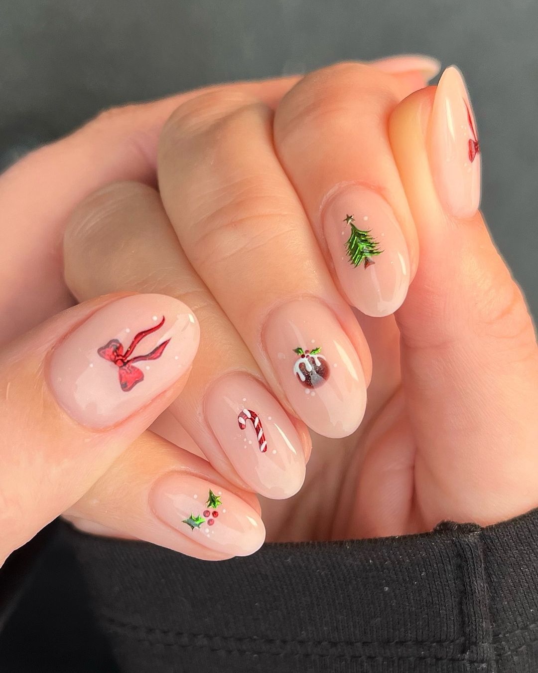 Nude with DIY Christmas Icons Nude with DIY Christmas Icons — Winter Birthday Nails