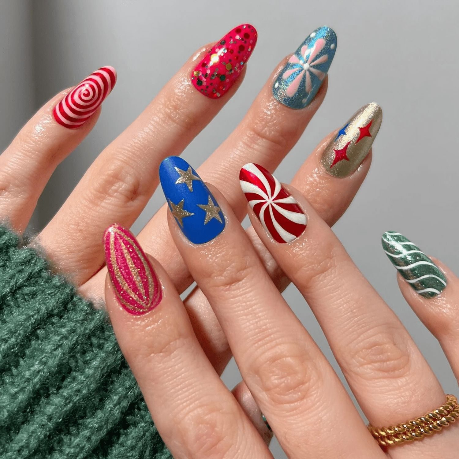 Glossy Glitter Metallic Visual Idea Glossy Glitter Metallic Visual Idea — Christmas Nails for Kids 2026