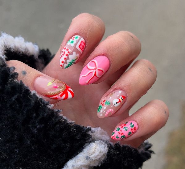 Gingerbread House Candy Cane Penguin Nails Gingerbread House Candy Cane Penguin Nails — Cute Christmas Nails 2026