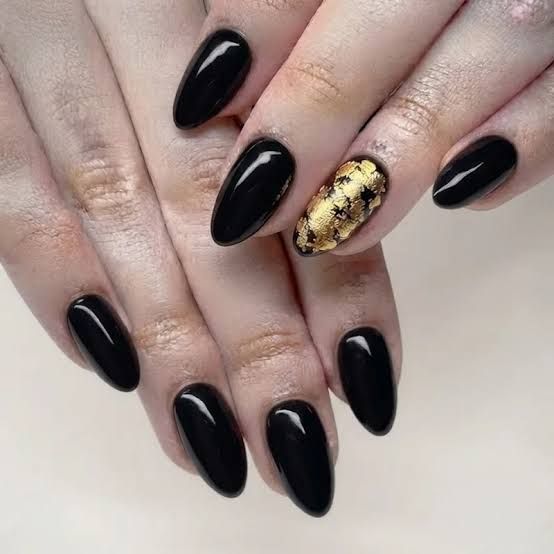 Glossy Black with Gold Foil Accent Glossy Black with Gold Foil Accent — New Years Gel Nails 2027