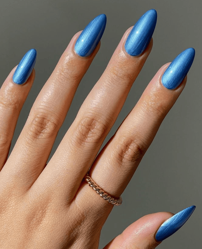 Vibrant Metallic Blue Almond Nails Vibrant Metallic Blue Almond Nails — Icy Blue Nails