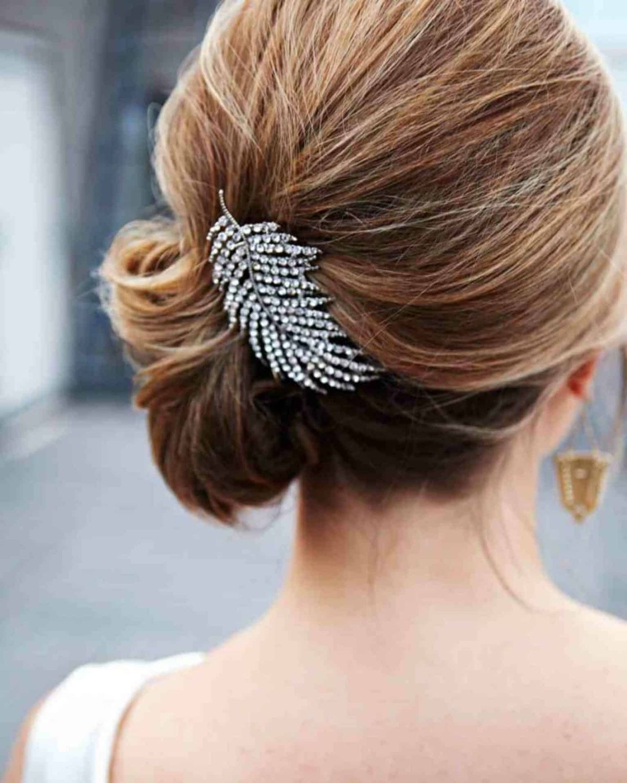Light Brown Bun With Leaf Clip Light Brown Bun With Leaf Clip — Winter Updos