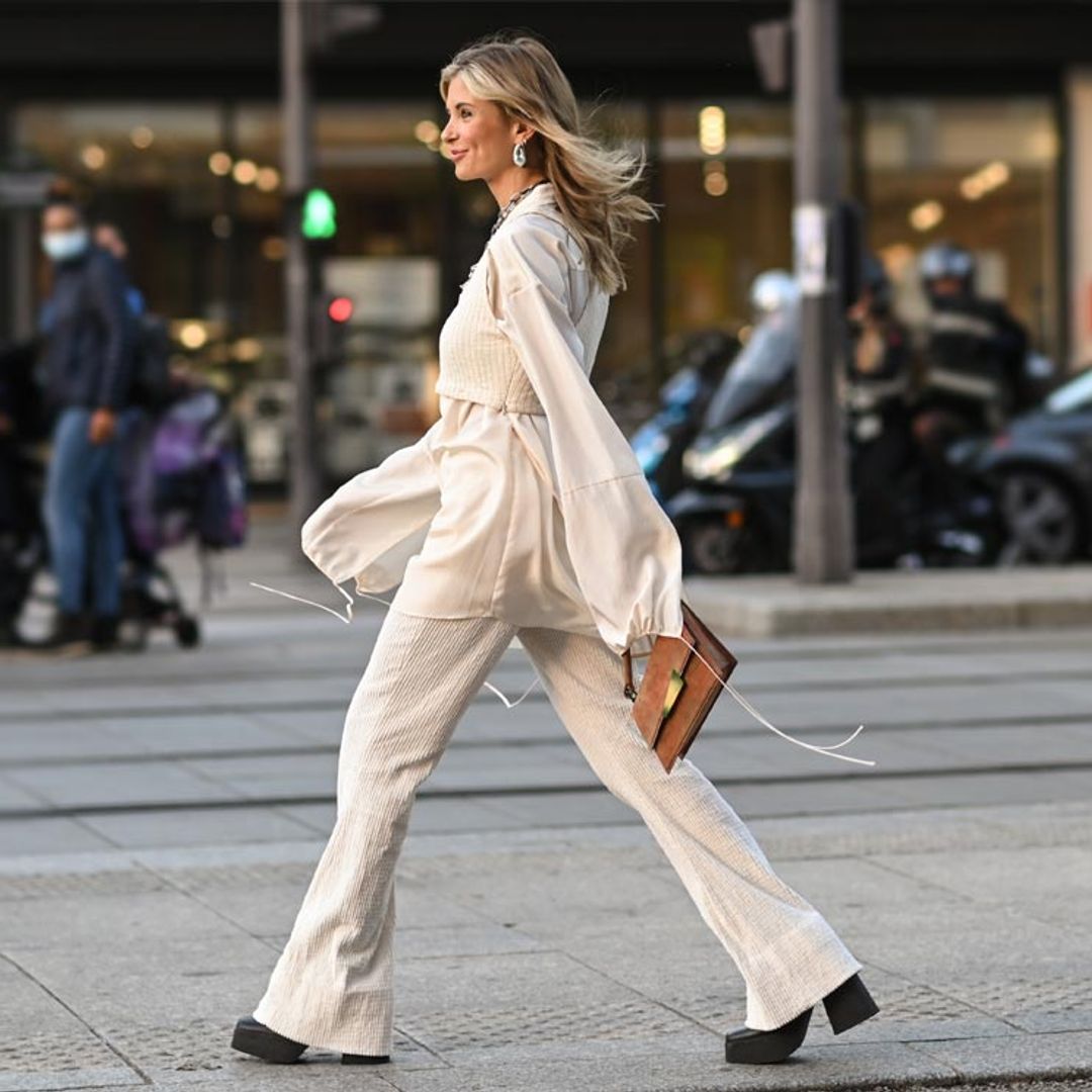Monochromatic Cream Ensemble: Oversized Blouse and Wide-Leg Trousers — Fall to Winter Outfits
