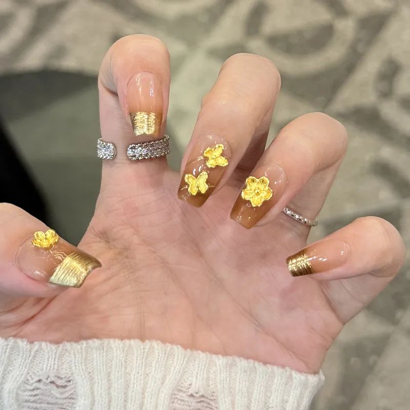 Glossy Metallic Visual Idea Glossy Metallic Visual Idea — New Years Coffin Nails 2027
