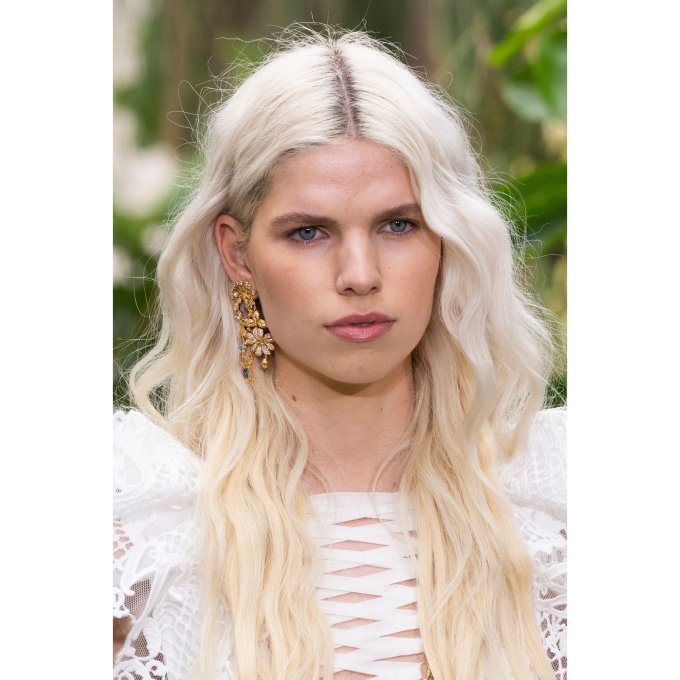 Mid-Back Icy Ash Blonde Blowout Mid-Back Icy Ash Blonde Blowout — Icy Blonde Hair