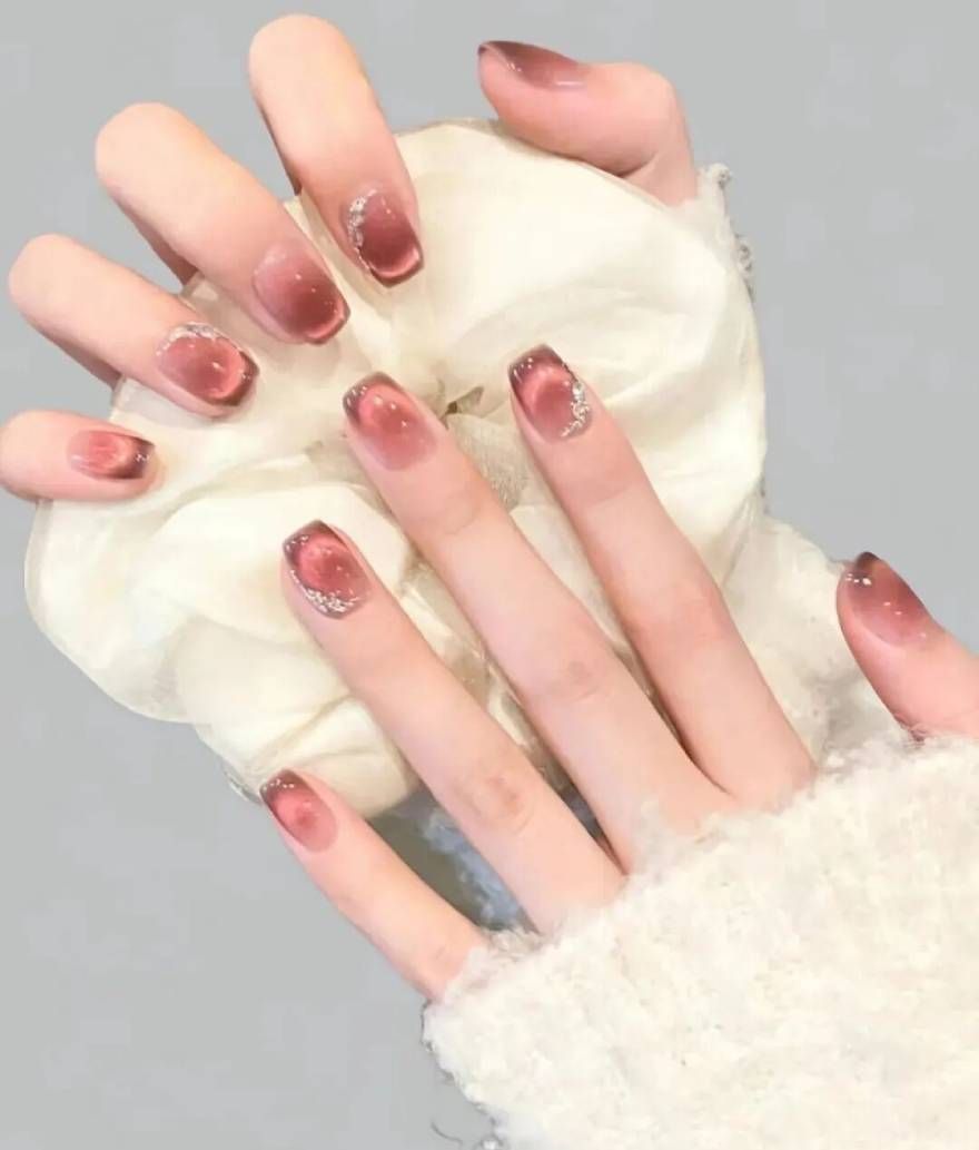 Reddish-Brown Pink Cat-Eye Gradient Short Square Nails Reddish-Brown Pink Cat-Eye Gradient Short Square Nails — Winter Date Night Nails