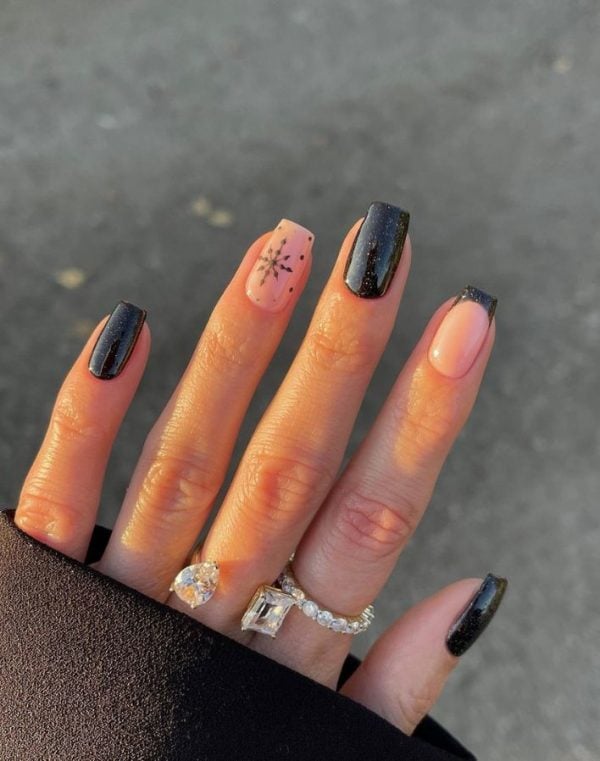 Medium Square Black Glitter with Snowflake Medium Square Black Glitter with Snowflake — Subtle Christmas Nails 2026