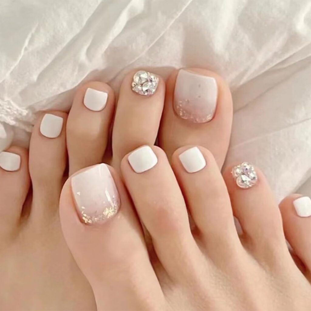 White Glitter Gradient Rhinestone Toes White Glitter Gradient Rhinestone Toes — Christmas Pedicure 2026