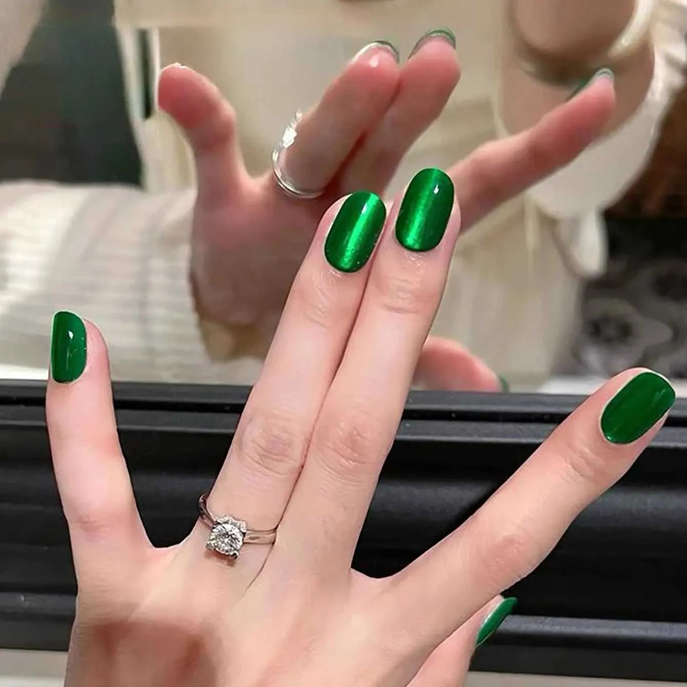 Cat-Eye Gel Visual Idea — Green Christmas Nails 2026