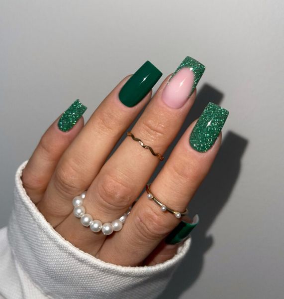 Deep Green Silver Glitter Nails Deep Green Silver Glitter Nails — Short Christmas Coffin Nails 2026