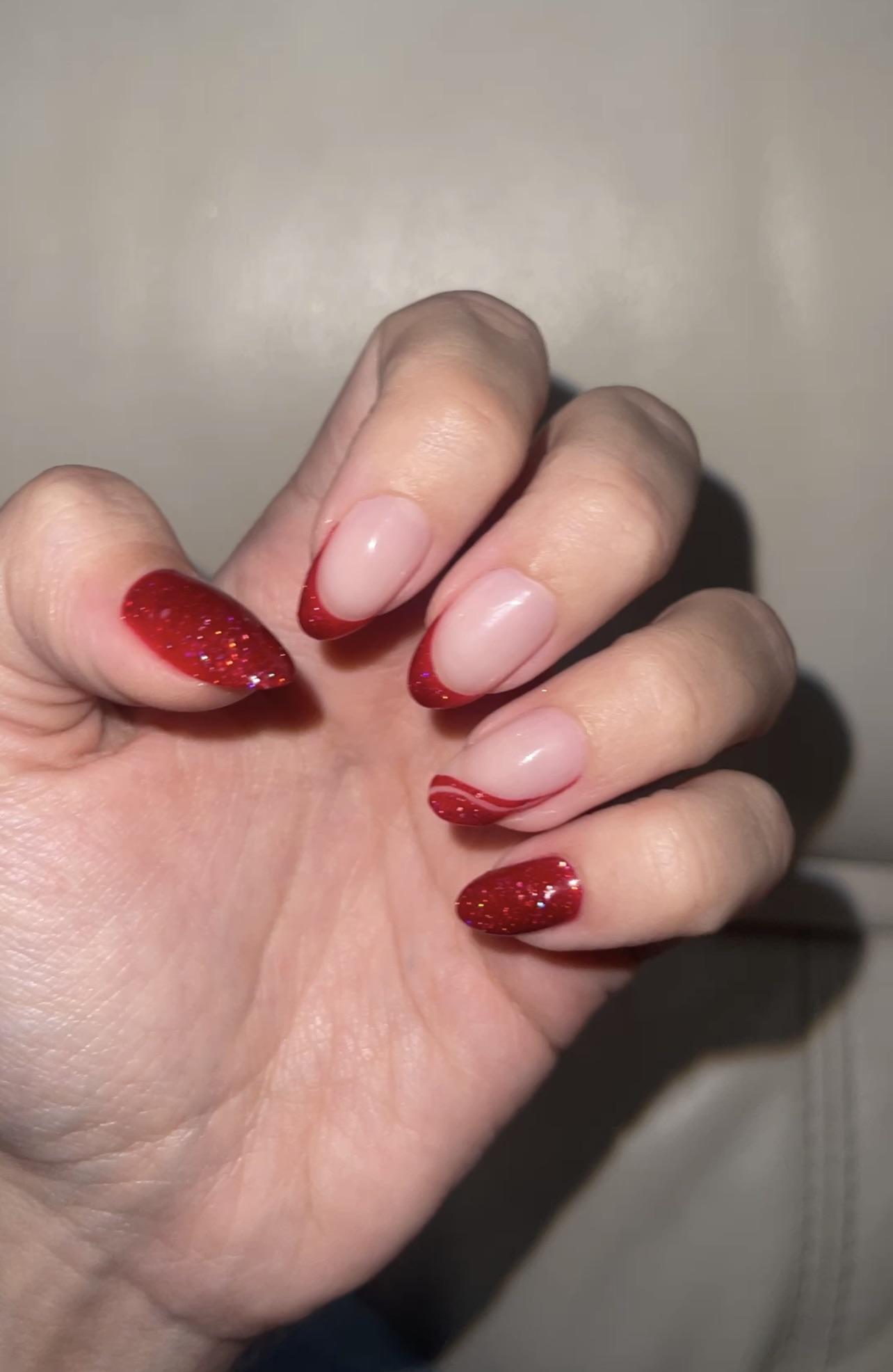 Ornament Starburst Gold Glitter Coffin Nails Ornament Starburst Gold Glitter Coffin Nails — Christmas Nails for Teens 2026