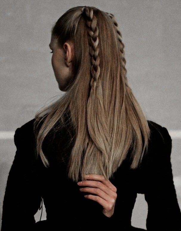 Messy Bun With Face-Framing Pieces Messy Bun With Face-Framing Pieces — Winter Natural Hairstyles