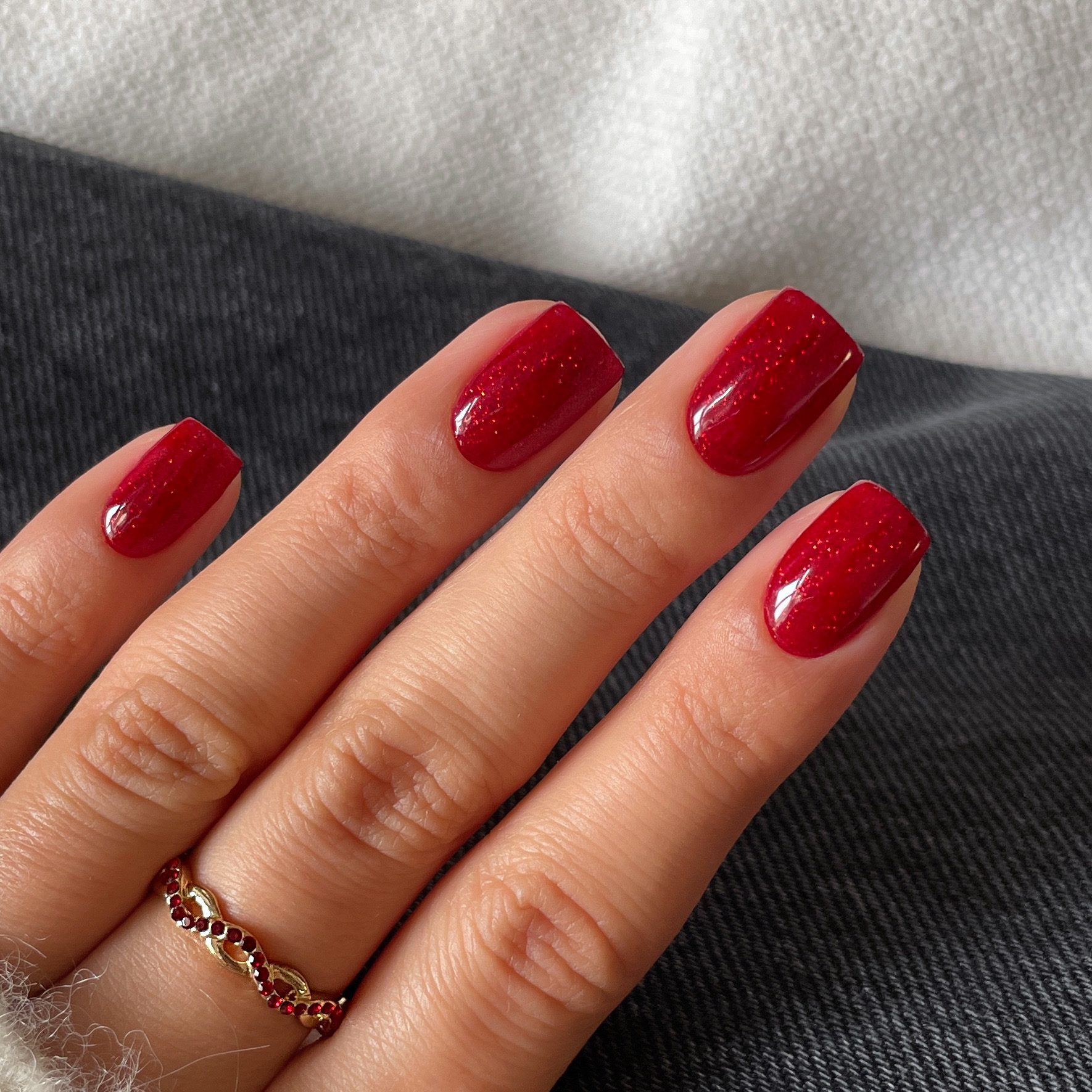 Deep Red with Subtle Red Glitter Square Nails Deep Red with Subtle Red Glitter Square Nails — Simple Short Winter Nails