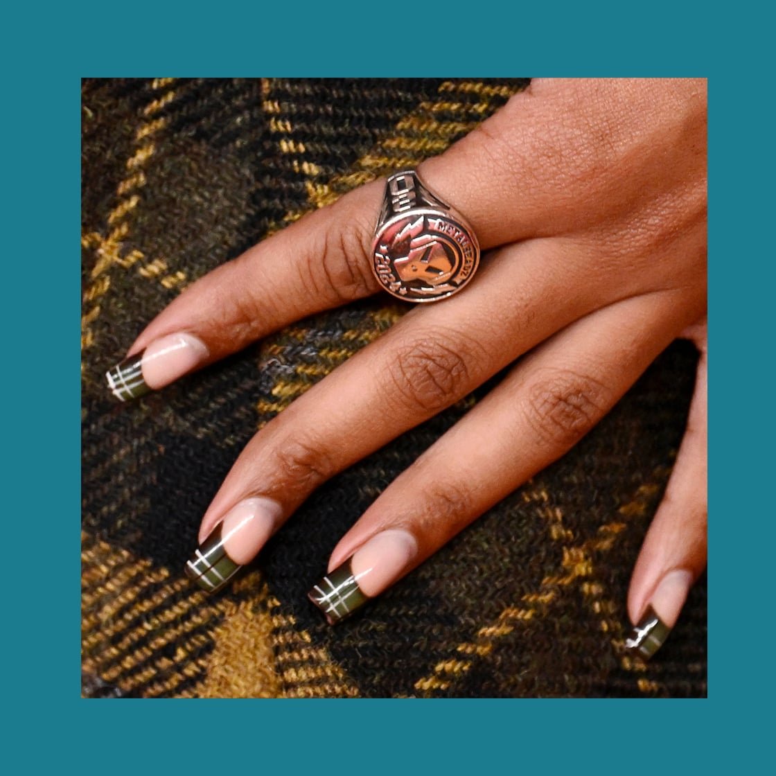 Sheer Pink French Tips with Plaid Sheer Pink French Tips with Plaid — Winter Plaid Nails