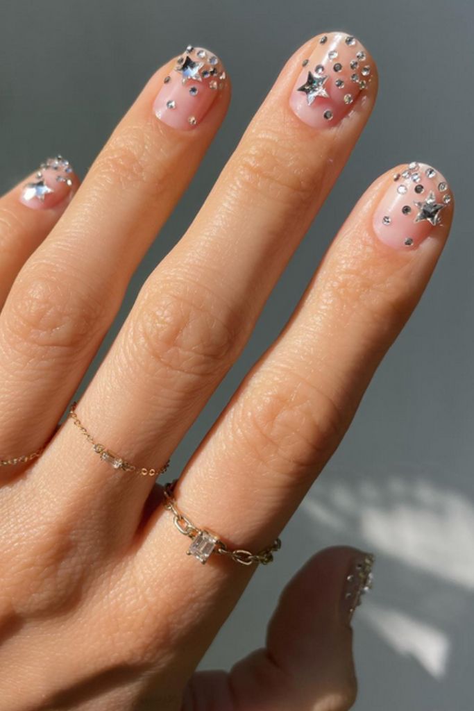 Silver Star Rhinestone Oval Nails Silver Star Rhinestone Oval Nails — Sparkly New Years Nails 2027