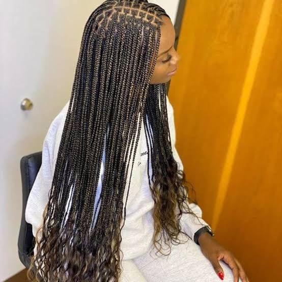 Braids With Brown Highlights and Wavy Ends Braids With Brown Highlights and Wavy Ends — Winter Braids for Black Women