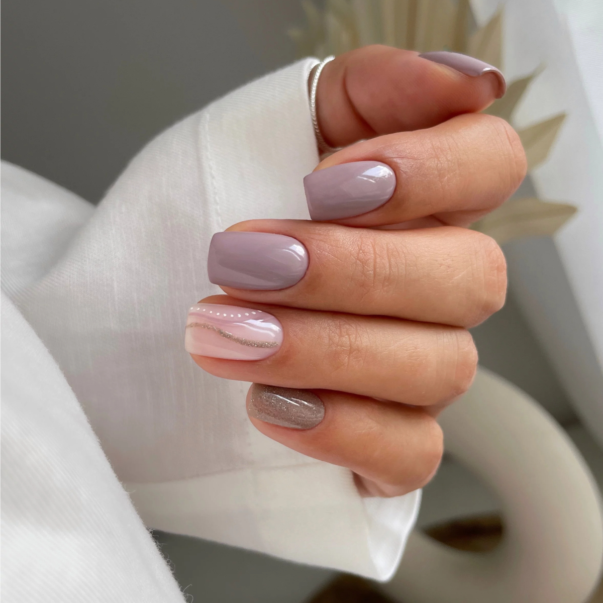 Charming Blue Bows on Off-White Charming Blue Bows on Off-White — Short Winter Acrylic Nails