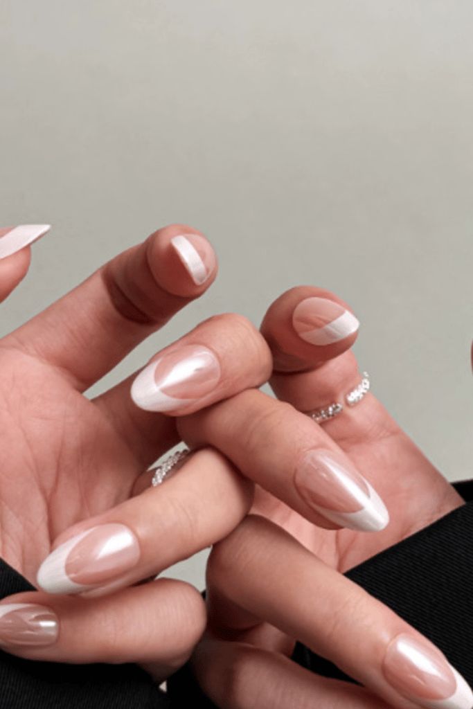 Pearlescent French Tips Stiletto Nails Pearlescent French Tips Stiletto Nails — Clean Girl Winter Nails