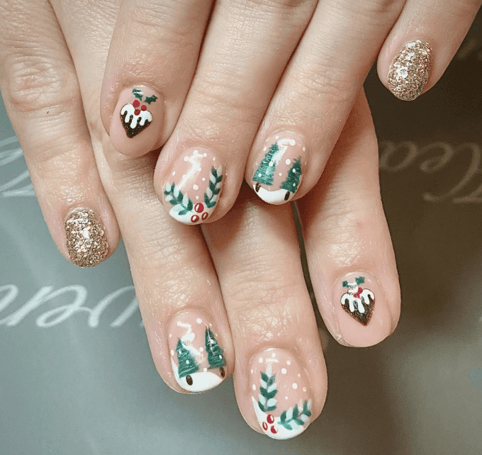 Nude Glitter Christmas Pudding Nude Glitter Christmas Pudding — Easy Christmas Nails 2026