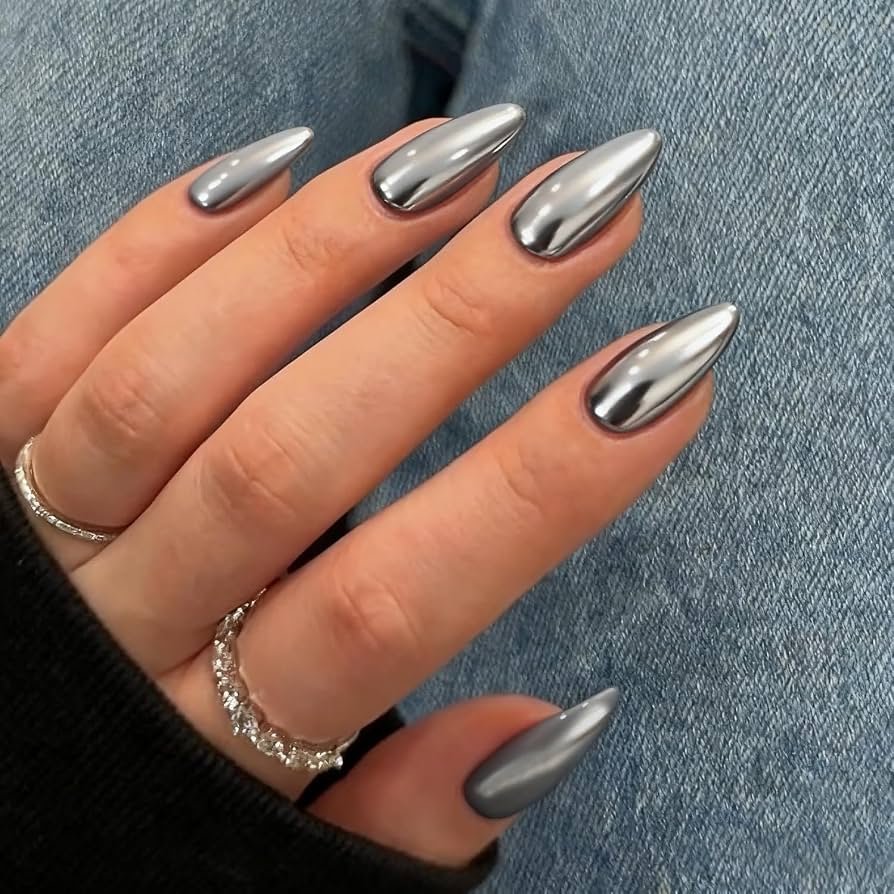 Intense Silver Chrome on Pointed Stilettos Intense Silver Chrome on Pointed Stilettos — Silver Chrome Nails