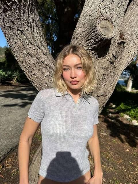 Blonde Bob with Loose Waves and Wispy Bangs Blonde Bob with Loose Waves and Wispy Bangs — Winter Hairstyles for Short Hair