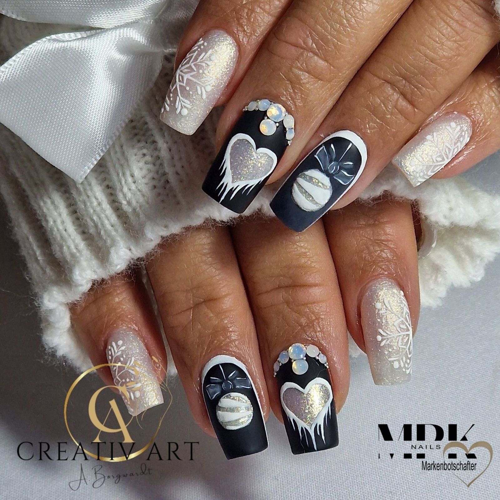 Matte Glossy Iridescent Glitter Visual Idea Matte Glossy Iridescent Glitter Visual Idea — Sparkly Winter Nails