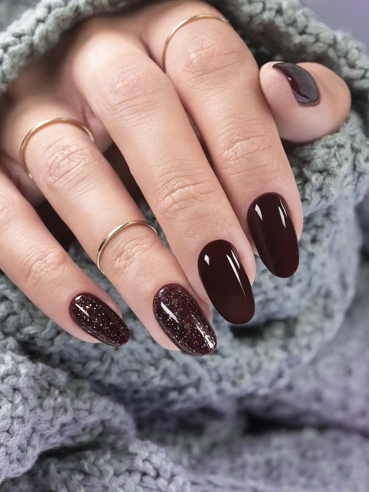 Subtle Glitter Accent On One Nail Visual Idea Subtle Glitter Accent On One Nail Visual Idea — Chocolate Brown Nails