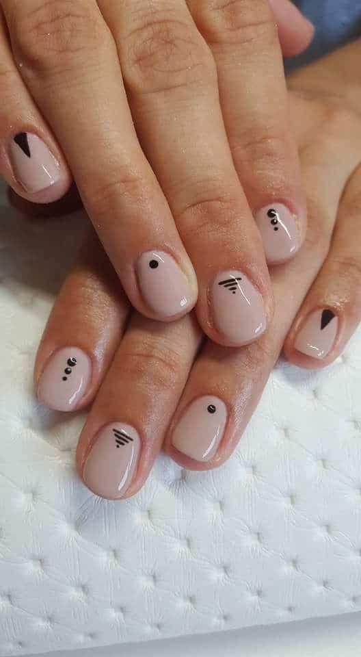 Minimalist Geometric Accents on Sheer Nude Minimalist Geometric Accents on Sheer Nude — Short Winter Round Nails