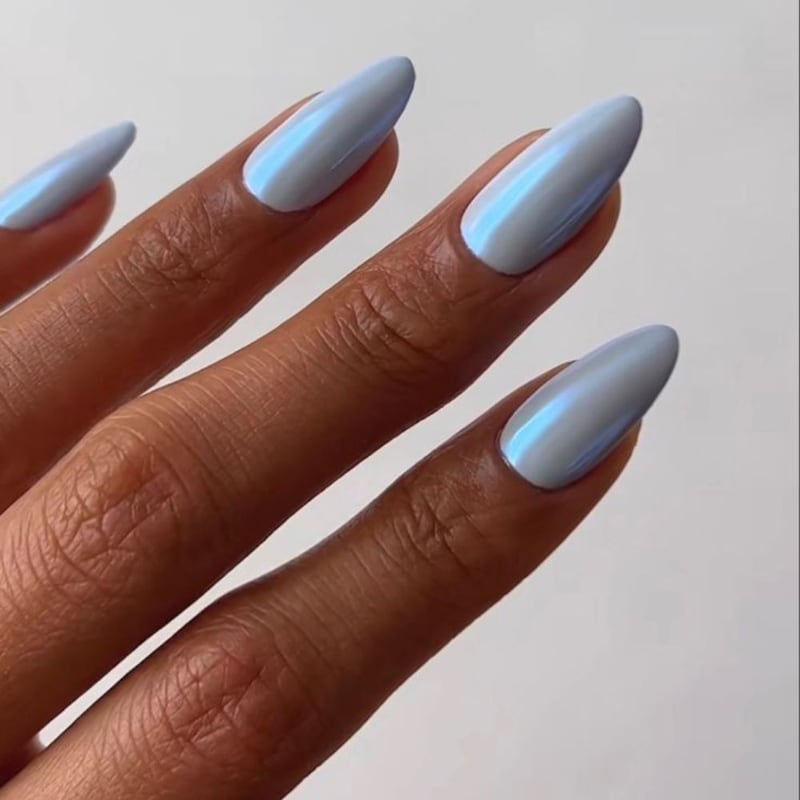 Light Blue Iridescent Chrome Pointed Nails Light Blue Iridescent Chrome Pointed Nails — Icy Blue Nails