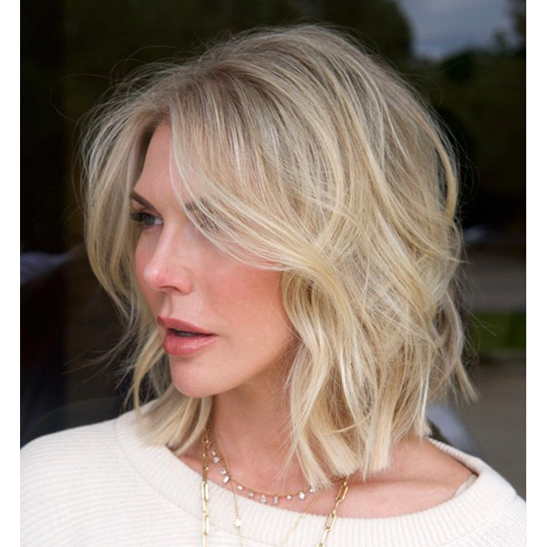 Ash Blonde Collarbone Bob With Sliced Ends Ash Blonde Collarbone Bob With Sliced Ends — Winter Bob Haircuts