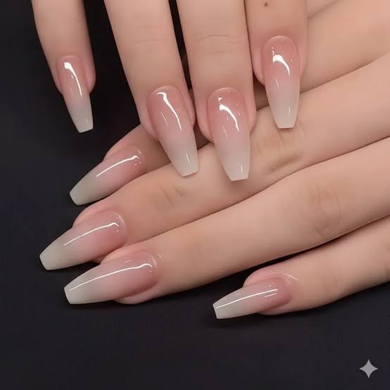 Short Coffin Nails (25+ Designs, Narrow to Wide Nail Beds) | Mirellé Inspo