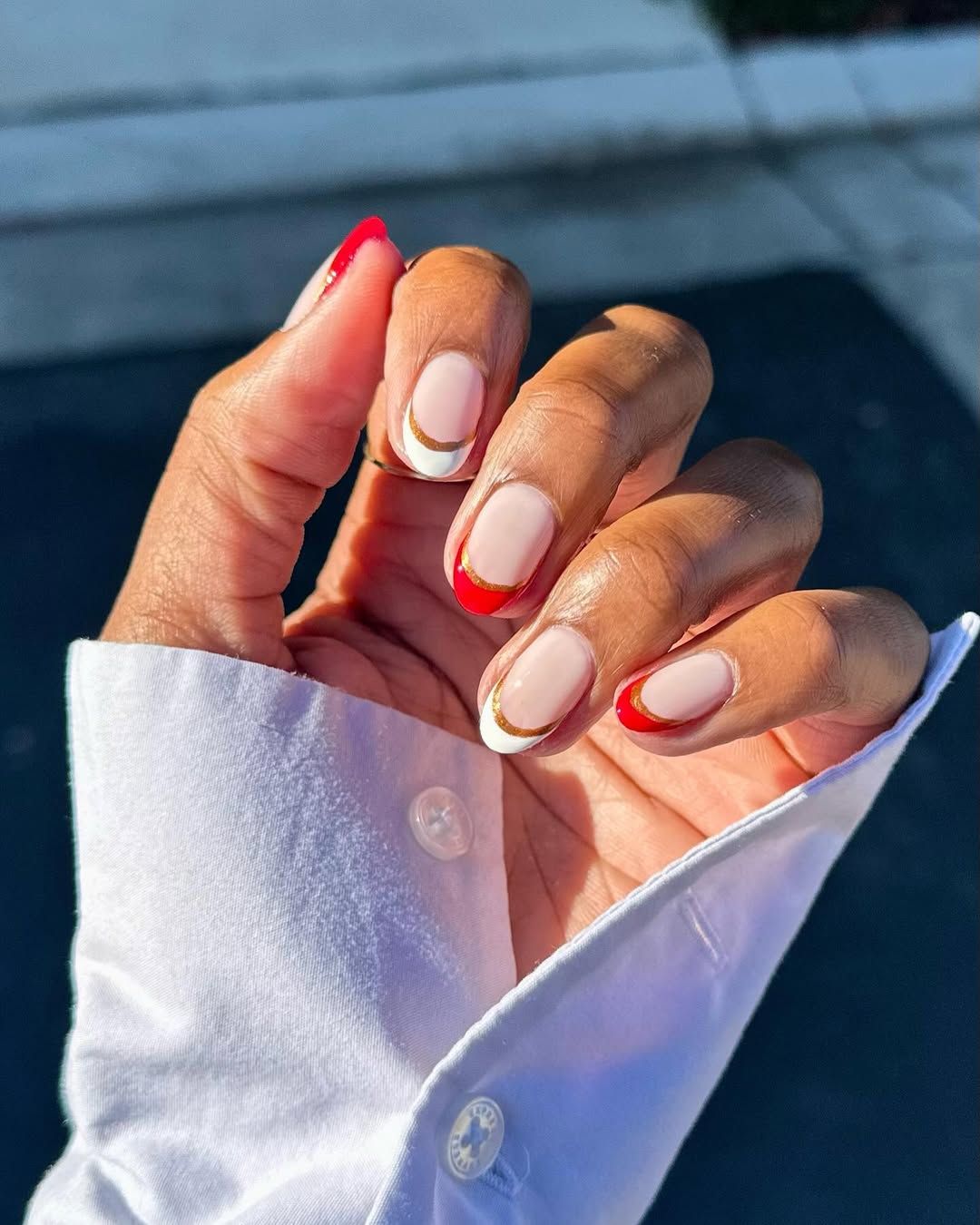 Short Rounded Red White Gold Tips Short Rounded Red White Gold Tips — Minimalist Christmas Nails 2026