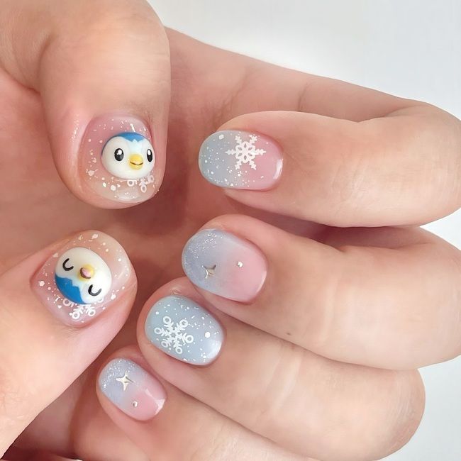 3D Penguin Charm Gradient Short Square Nails 3D Penguin Charm Gradient Short Square Nails — Winter Date Night Nails