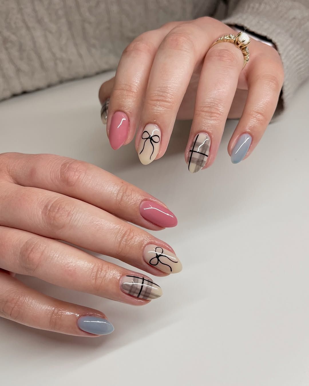 Pink Grey with Black Plaid and Bow Accent Pink Grey with Black Plaid and Bow Accent — Winter Plaid Nails