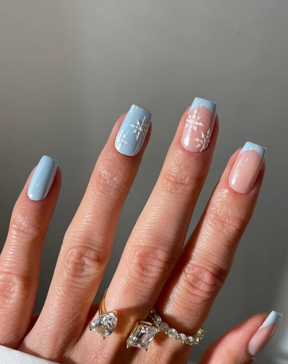 Glossy Visual Idea Glossy Visual Idea — Christmas Gel Nails 2026