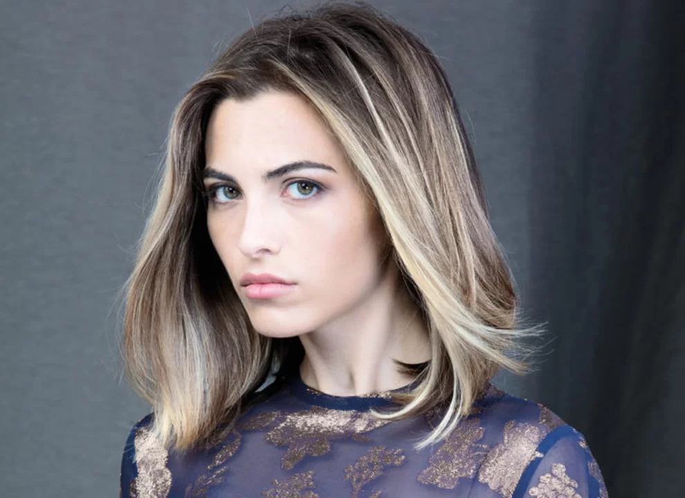 Dark Brown Lob With Blonde Highlights Dark Brown Lob With Blonde Highlights — Winter Lob Haircuts