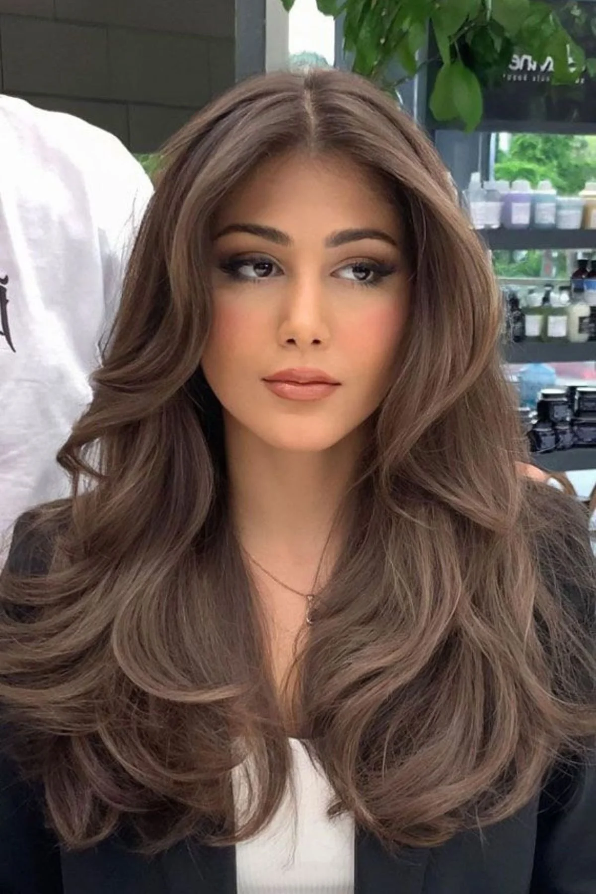 Mid-Back Loose Waves — Winter Hairstyles for Work