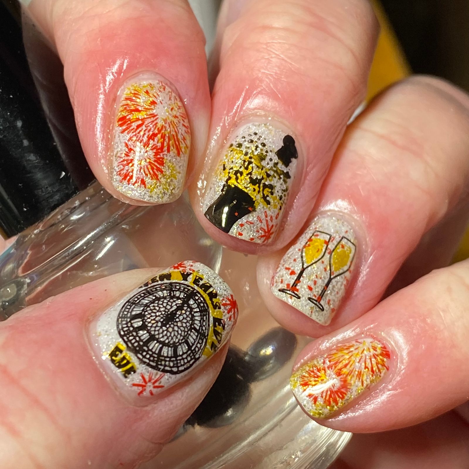 Glitter Base Glossy Art Visual Idea Glitter Base Glossy Art Visual Idea — New Years Coffin Nails 2027