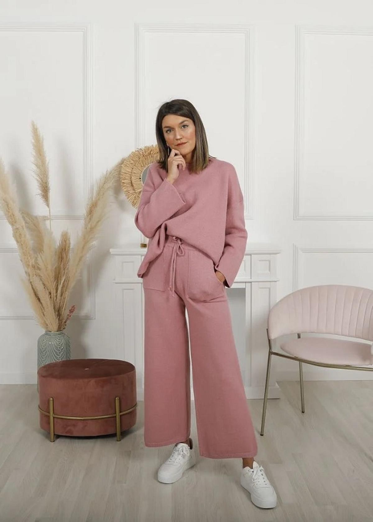 Dusty Rose Knit Sweater and Wide-Leg Pants Dusty Rose Knit Sweater and Wide-Leg Pants — Loungewear Outfits