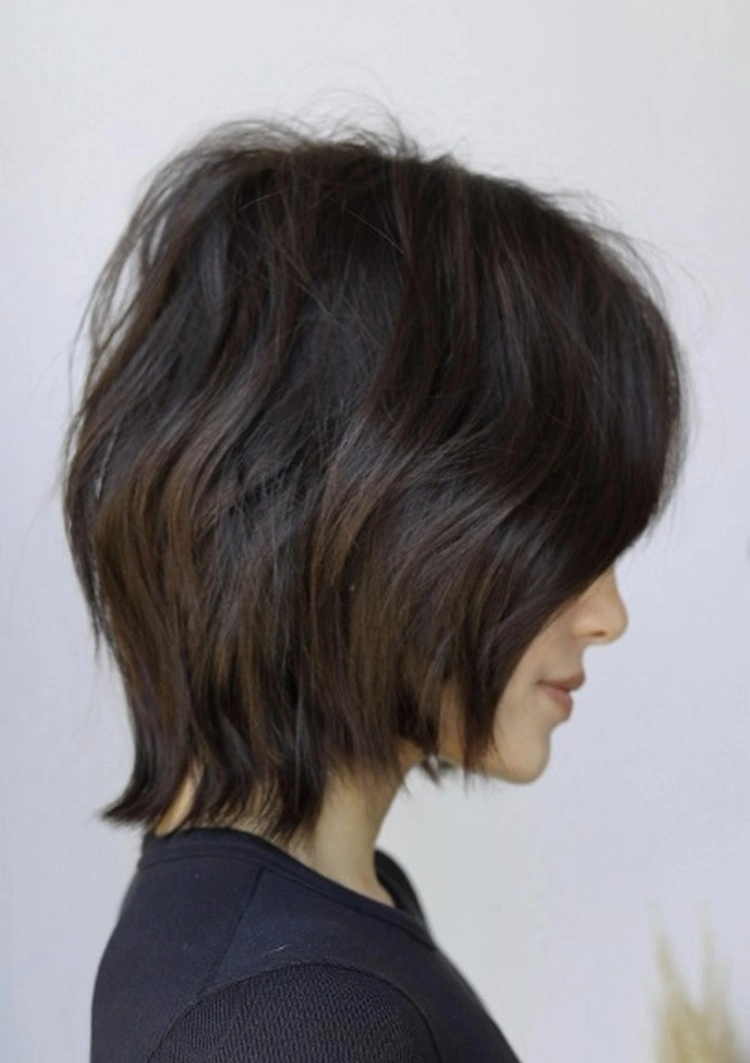 Layered Lob With Textured Waves Layered Lob With Textured Waves — Winter Hairstyles for Thick Hair