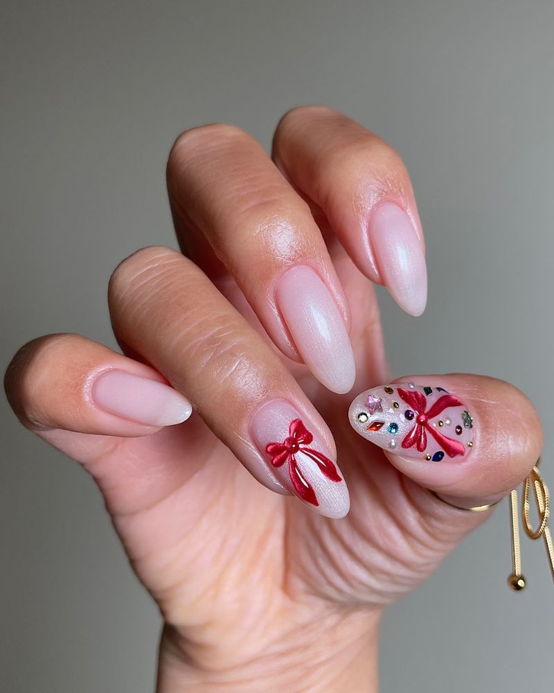 Shimmer Glossy Visual Idea Shimmer Glossy Visual Idea — Christmas Oval Nails 2026