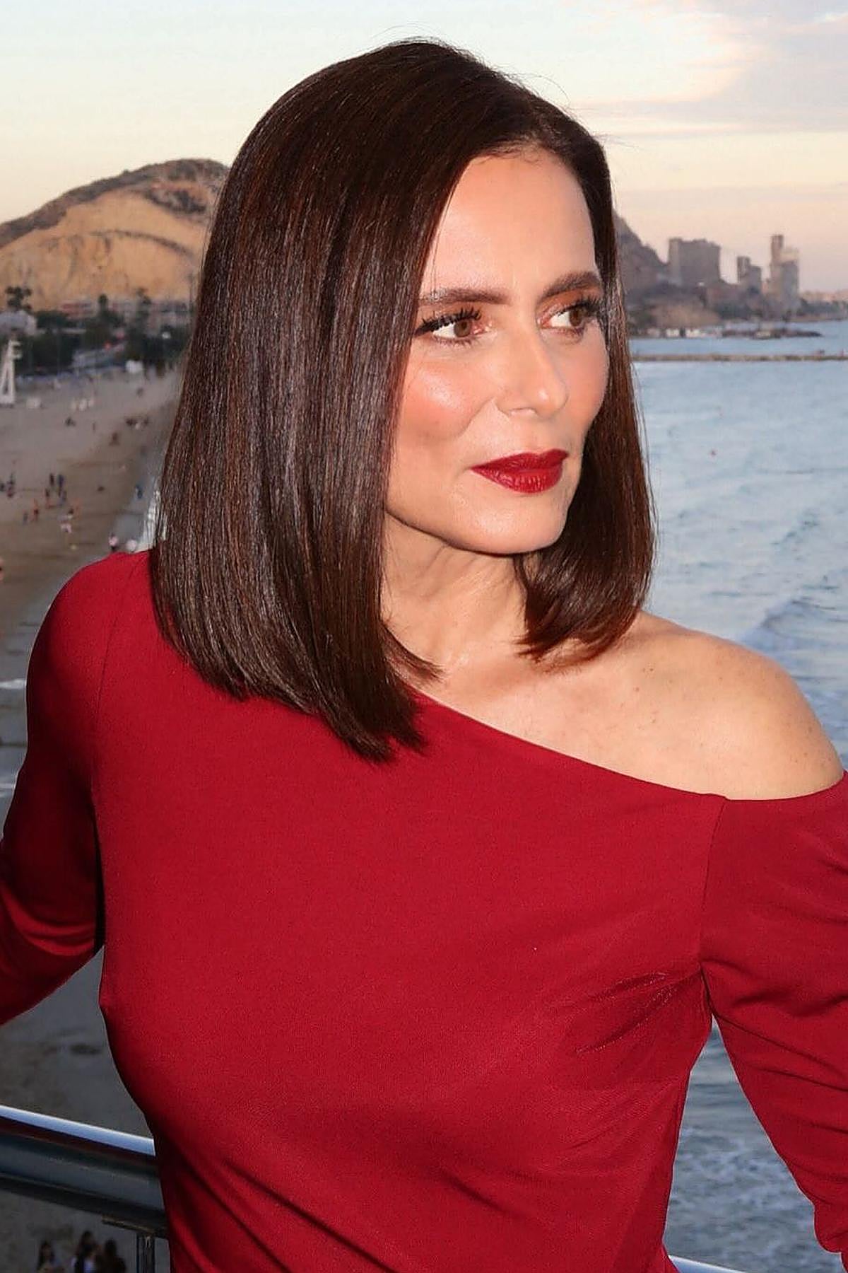 Dark Brown Bob with Auburn Undertones Dark Brown Bob with Auburn Undertones — Winter Hair Colors for Women Over 70