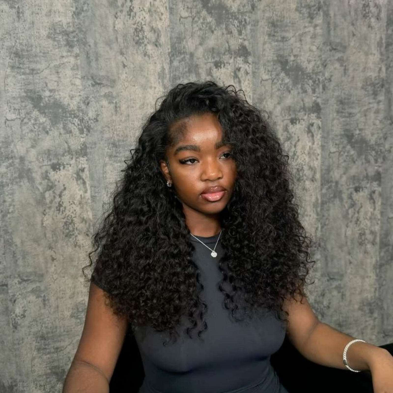 Naturally Curly Shoulder-Length Hair — Winter Hairstyles for Black Women