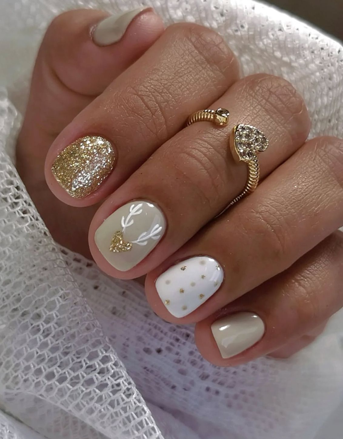 Short Square Gold Glitter Reindeer Antlers Short Square Gold Glitter Reindeer Antlers — Simple Christmas Nails 2026